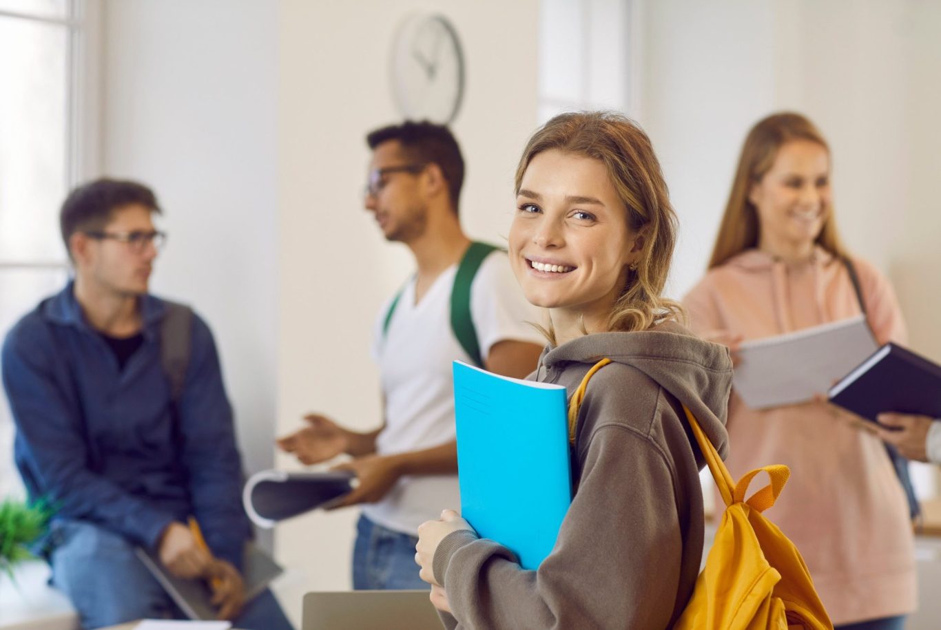 Kunstspektrum - Willkommen Studierende in Hochschule